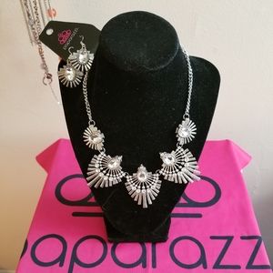Beautiful paparazzi jewelry